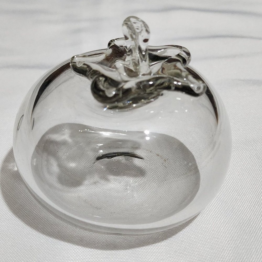 3.5" Tomato Art Glass Heavy Figurine Paperweight unsigned - Picture 4 of 9